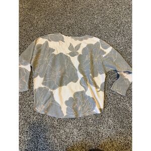 Sioni - 3/4 Sleeve Sweater